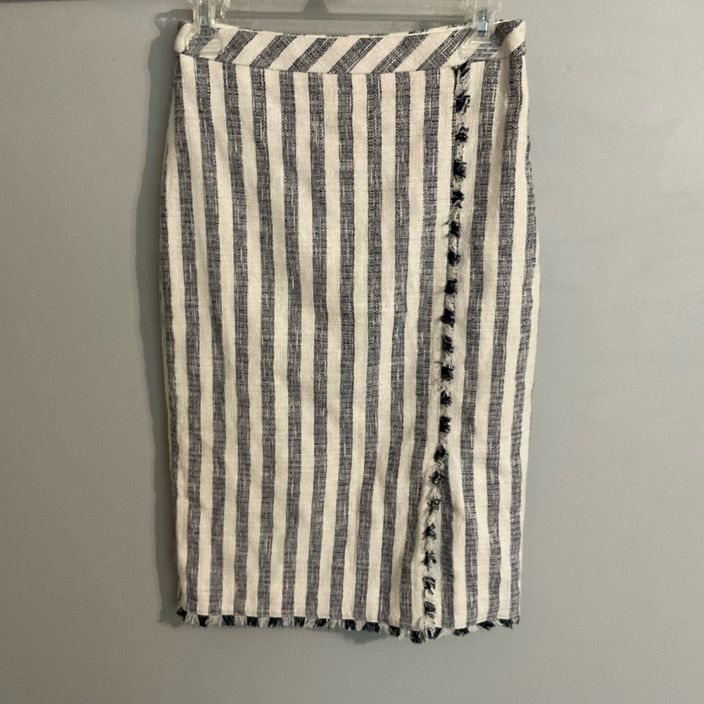 Banana Republic nautical striped, pencil skirt. Size 0/25” waist